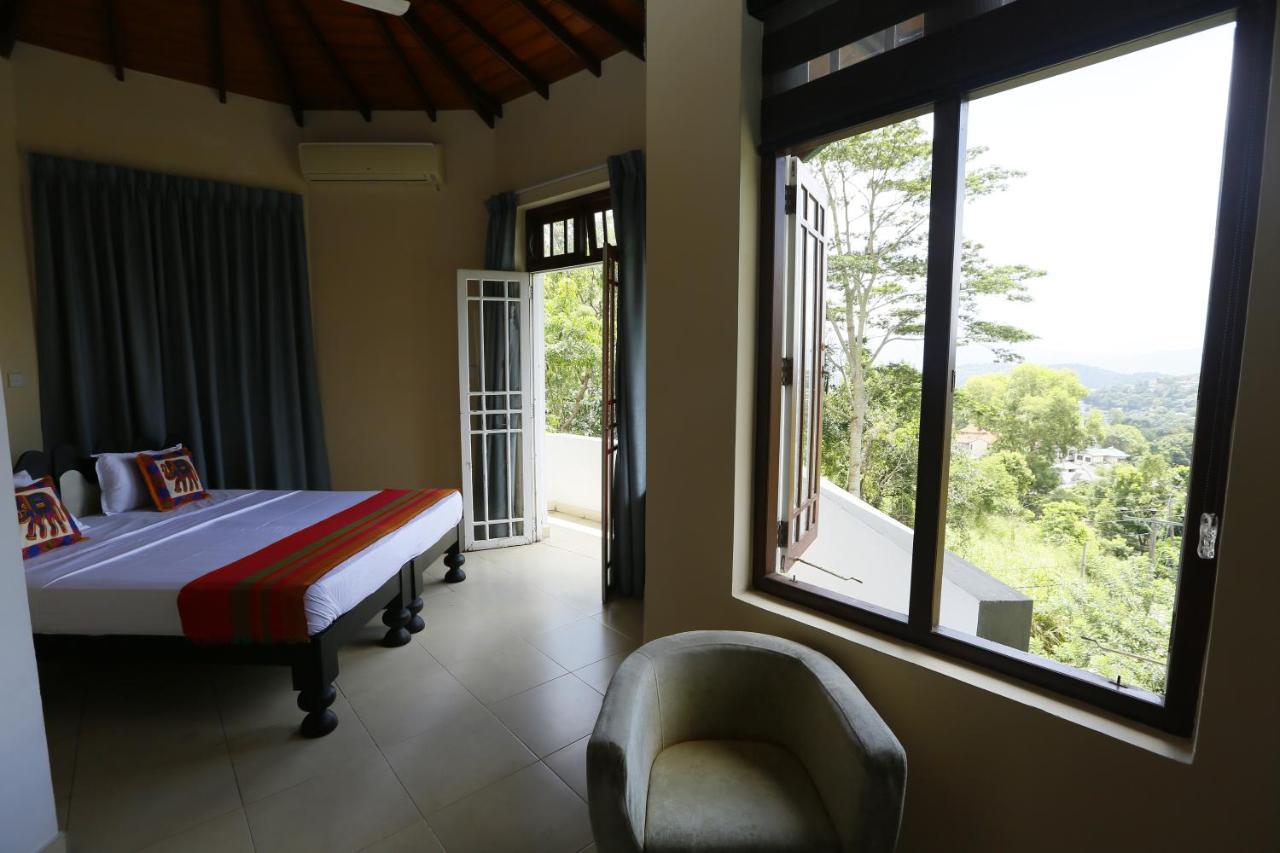 Crown Hills Kandy Inn Екстер'єр фото