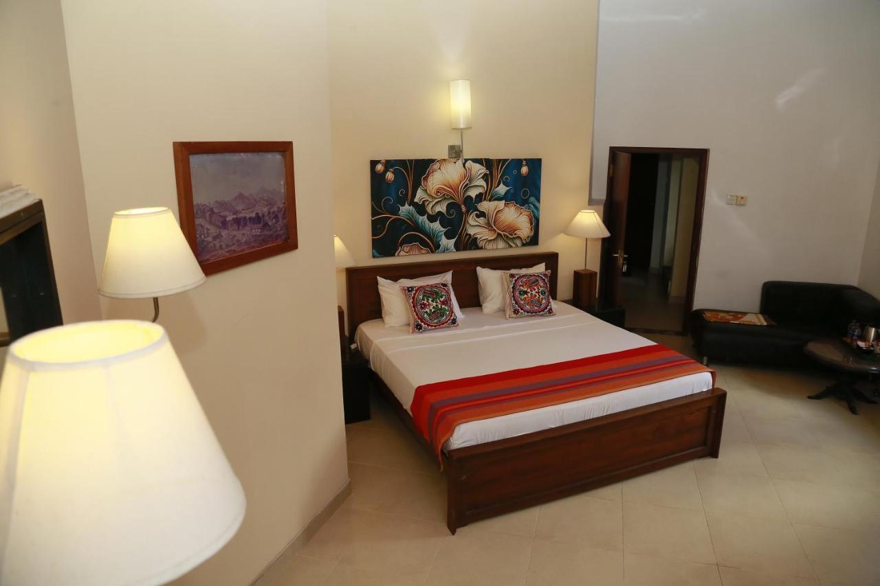 Crown Hills Kandy Inn Екстер'єр фото