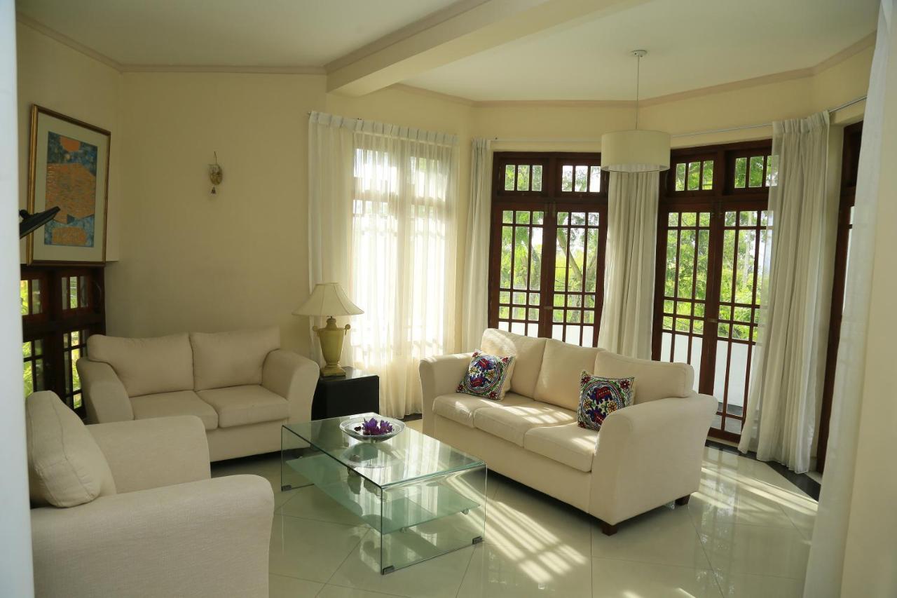 Crown Hills Kandy Inn Екстер'єр фото