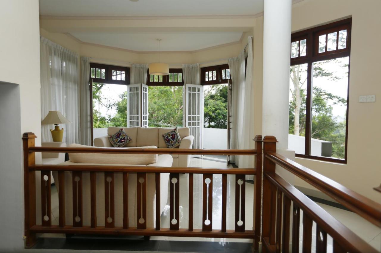 Crown Hills Kandy Inn Екстер'єр фото