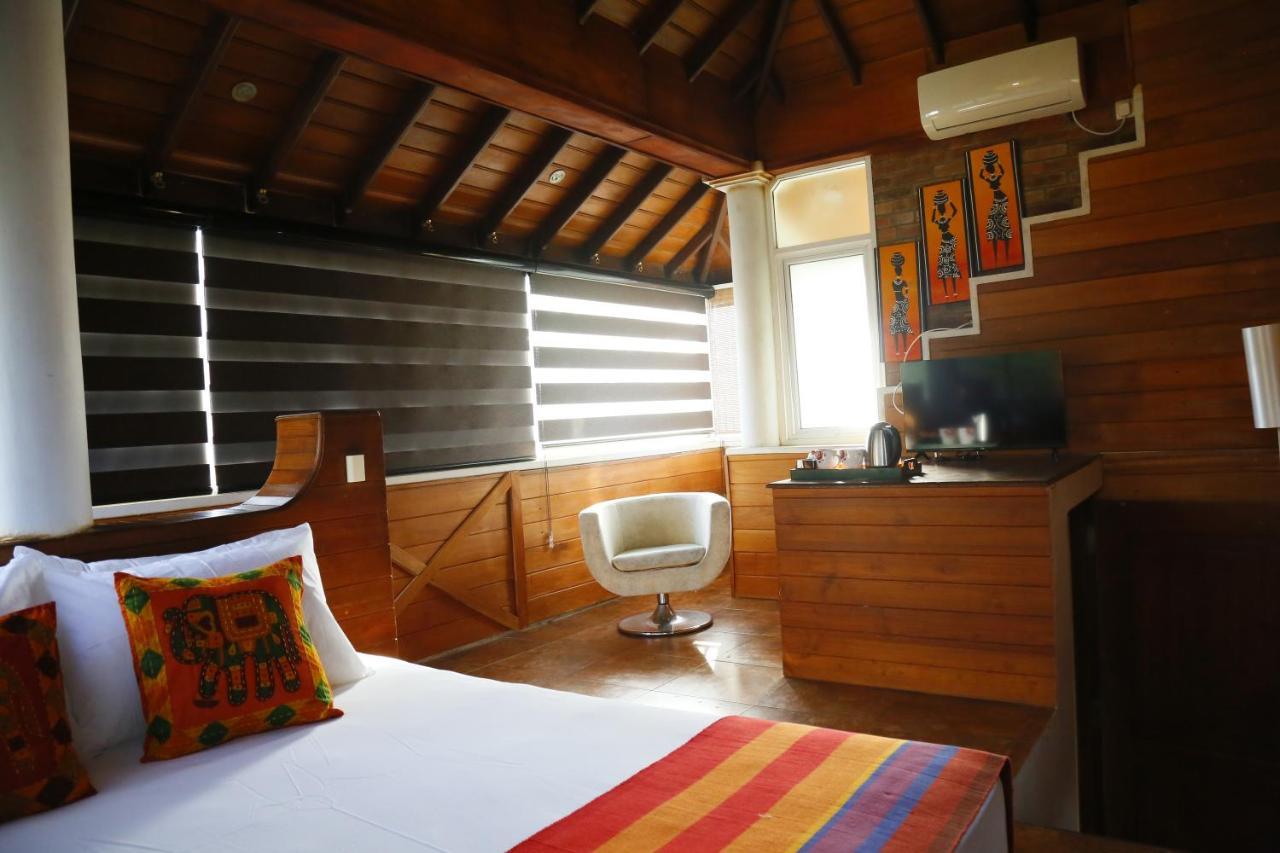 Crown Hills Kandy Inn Екстер'єр фото