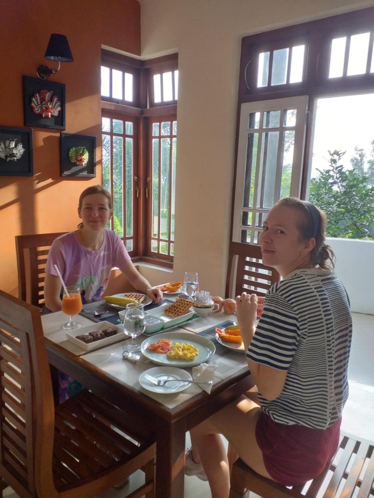 Crown Hills Kandy Inn Екстер'єр фото
